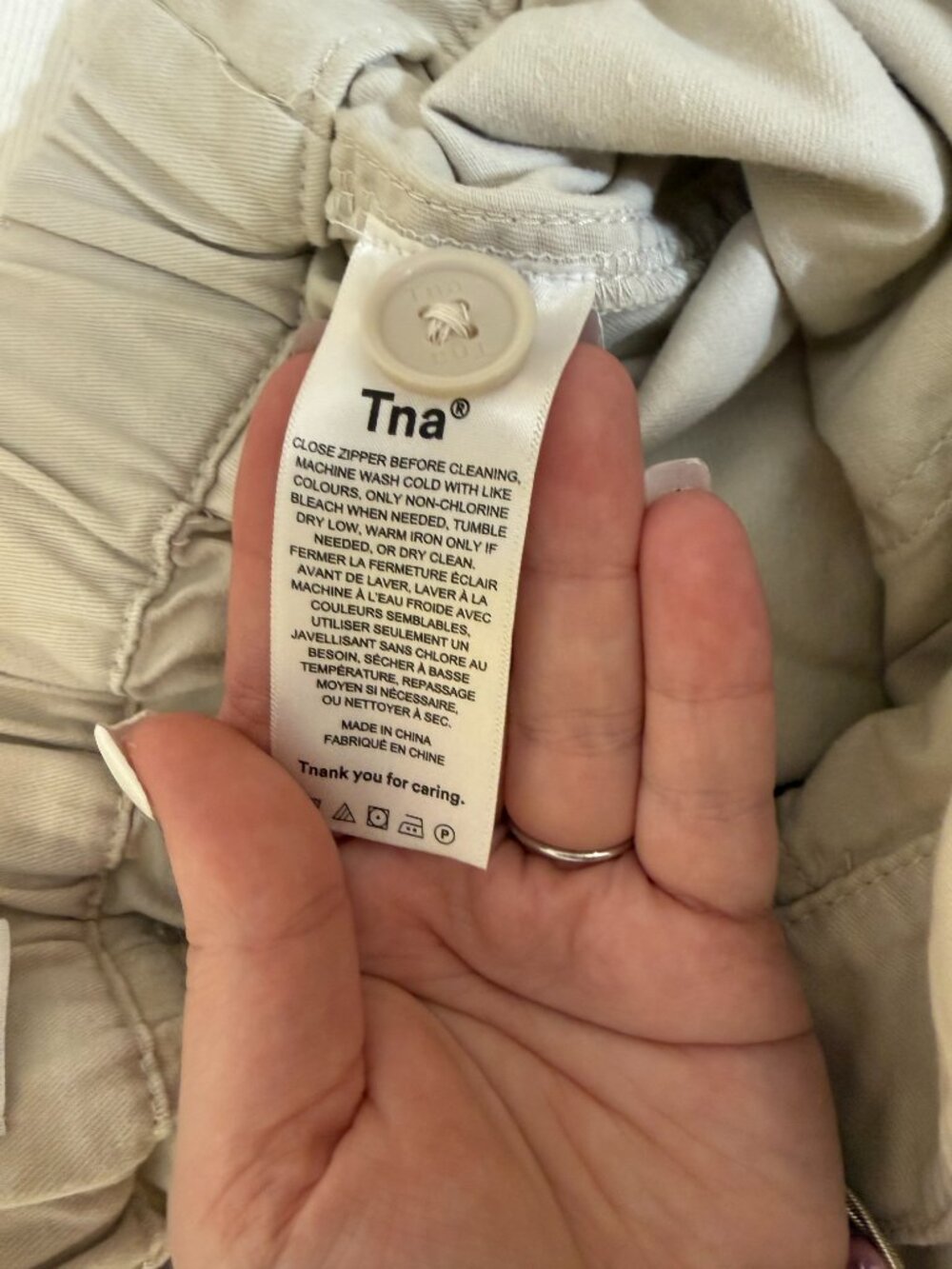 Aritzia TNA Beige Cargo Jogger Pants Size Small - Picture 3 of 8